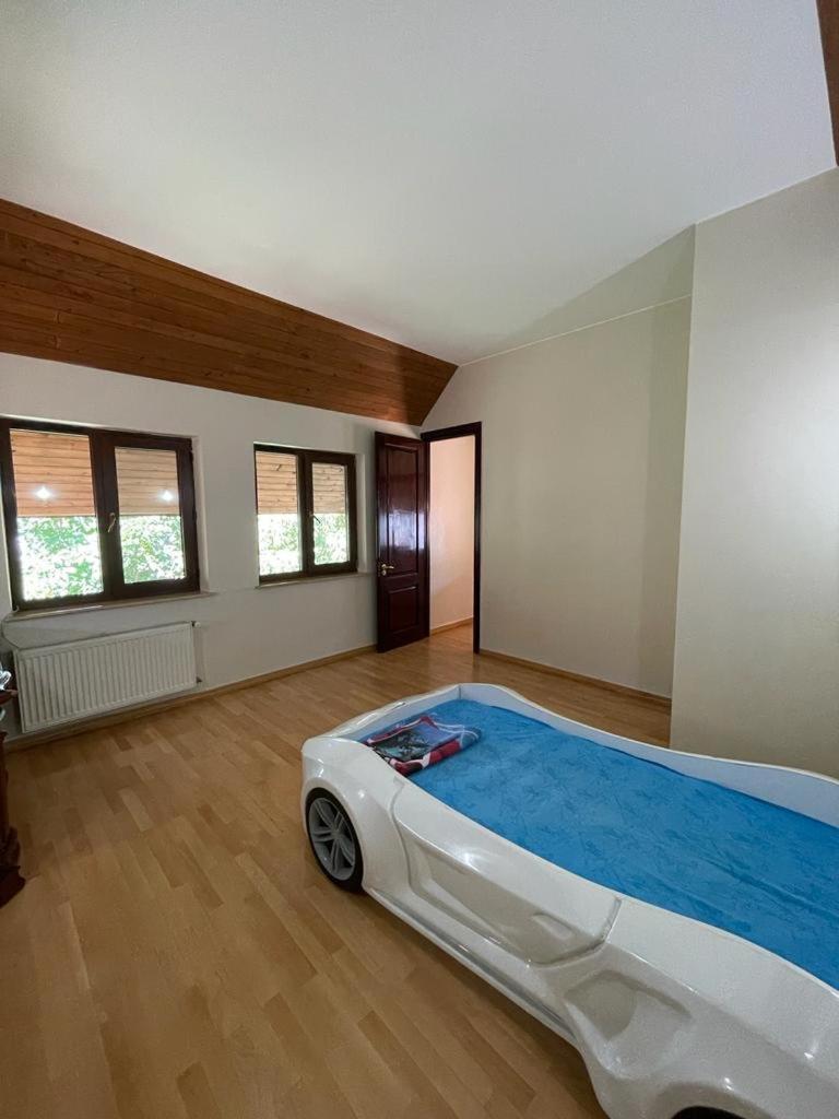 Rare House With Garden Villa Тбилиси Екстериор снимка