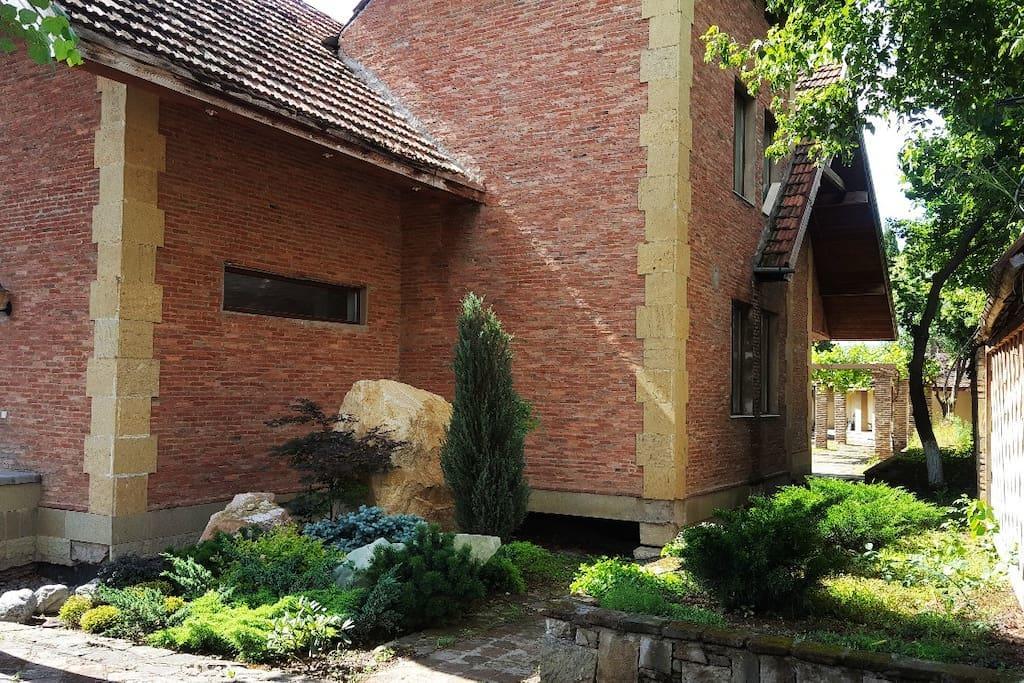 Rare House With Garden Villa Тбилиси Екстериор снимка